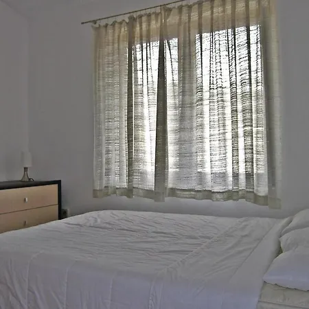 Holiday Nessebar Rodopi Str. Ваканционна къща *