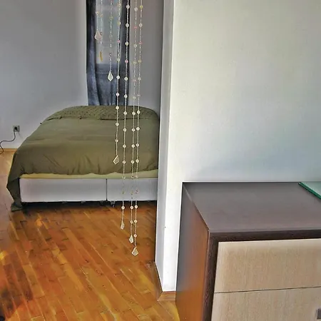 Holiday Nessebar Rodopi Str. Ваканционна къща *